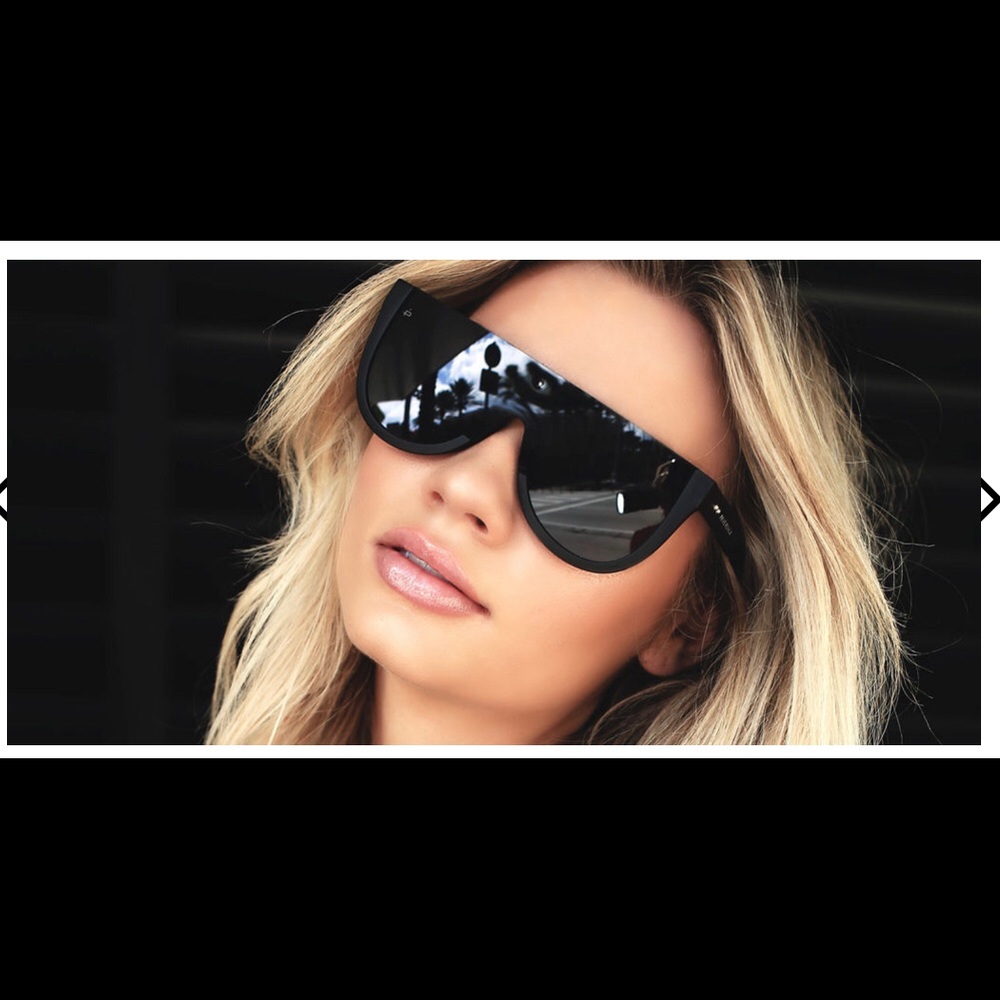 Privé Revaux Black sunglasses